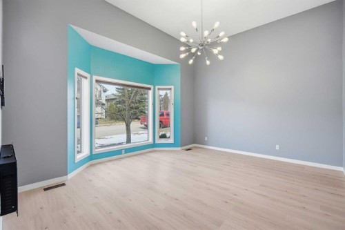 28 Covington Close Ne, Calgary, AB - Indoor Photo Showing Other Room