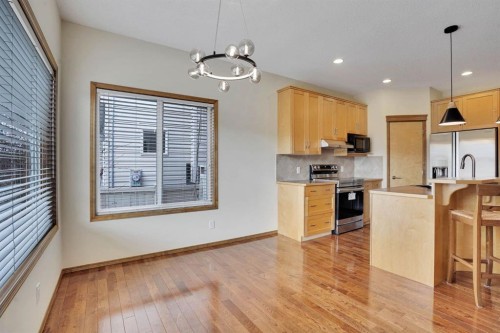 43 Elgin View Se, Calgary, AB - Indoor Photo Showing Kitchen