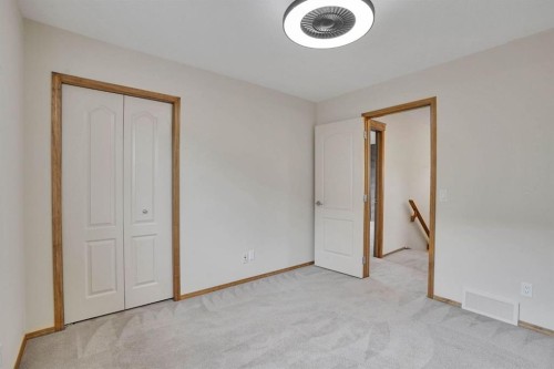 43 Elgin View Se, Calgary, AB - Indoor Photo Showing Other Room
