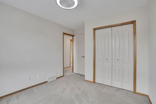43 Elgin View Se, Calgary, AB - Indoor Photo Showing Other Room