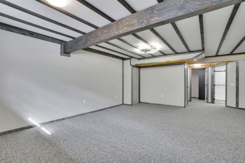 43 Elgin View Se, Calgary, AB - Indoor Photo Showing Other Room