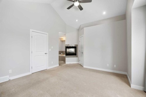 2427 22A Street Nw, Calgary, AB - Indoor Photo Showing Other Room