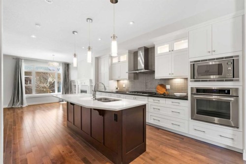 2427 22A Street Nw, Calgary, AB - Indoor Photo Showing Kitchen With Double Sink With Upgraded Kitchen