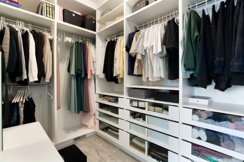 206 Rowley Way Nw, Calgary, AB - Indoor With Storage