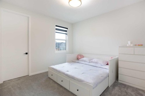 206 Rowley Way Nw, Calgary, AB - Indoor Photo Showing Bedroom