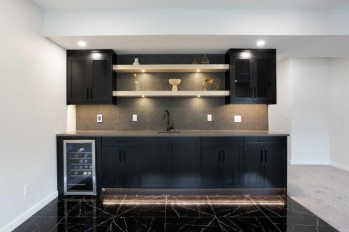 206 Rowley Way Nw, Calgary, AB - Indoor Photo Showing Kitchen