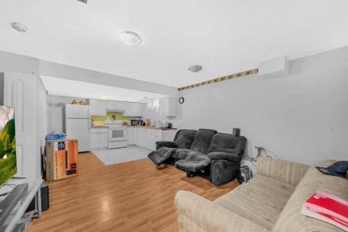 9219 Saddlebrook Drive Ne, Calgary, AB - Indoor Photo Showing Living Room