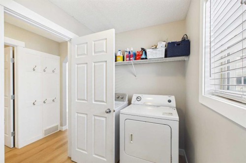 216 Covepark Green Ne, Calgary, AB - Indoor Photo Showing Laundry Room
