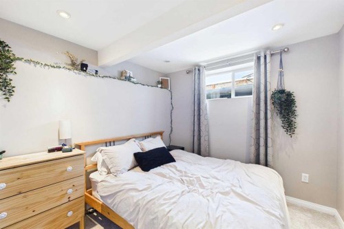 216 Covepark Green Ne, Calgary, AB - Indoor Photo Showing Bedroom