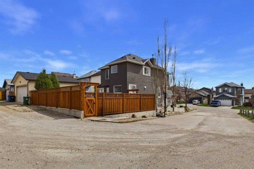 216 Covepark Green Ne, Calgary, AB - Outdoor