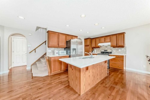 264 Everwillow Green Sw, Calgary, AB - Indoor Photo Showing Kitchen