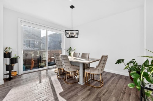 208 Dawson Circle, Chestermere, AB - Indoor Photo Showing Dining Room