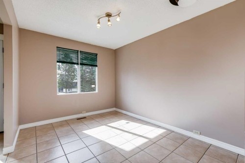 248 Huntcroft Road Ne, Calgary, AB - Indoor Photo Showing Other Room