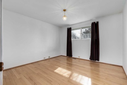 248 Huntcroft Road Ne, Calgary, AB - Indoor Photo Showing Other Room