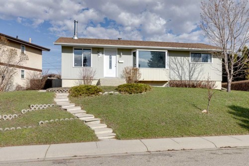 248 Huntcroft Road Ne, Calgary, AB - Outdoor