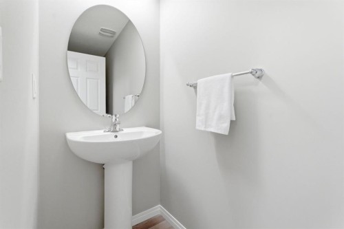 22 Carrington Crescent Nw, Calgary, AB - Indoor Photo Showing Bathroom