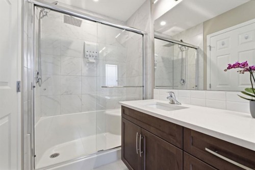 22 Carrington Crescent Nw, Calgary, AB - Indoor Photo Showing Bathroom