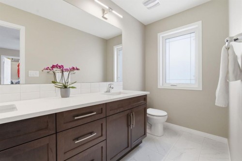 22 Carrington Crescent Nw, Calgary, AB - Indoor Photo Showing Bathroom
