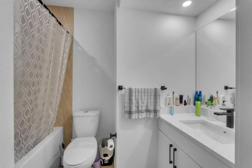 112 Cityside Terrace Ne, Calgary, AB - Indoor Photo Showing Bathroom