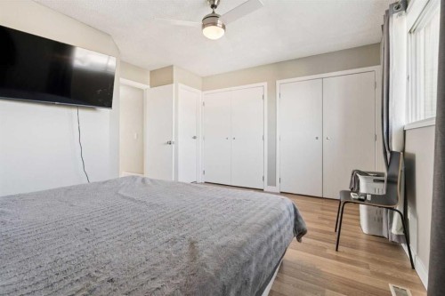 218 Falmere Way Ne, Calgary, AB - Indoor Photo Showing Bedroom