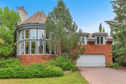 656 Coach Grove Road SW Calgary, AB T3H 1C6