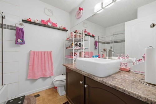 7 Chaparral Road Se, Calgary, AB - Indoor Photo Showing Bathroom
