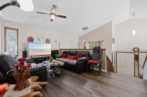 7 Chaparral Road Se, Calgary, AB - Indoor Photo Showing Living Room