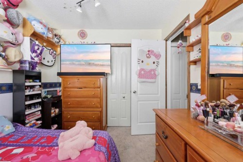 7 Chaparral Road Se, Calgary, AB - Indoor Photo Showing Bedroom