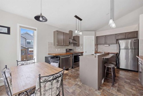 7 Chaparral Road Se, Calgary, AB - Indoor Photo Showing Kitchen
