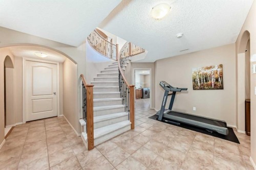 92 Hamptons Drive Nw, Calgary, AB - Indoor