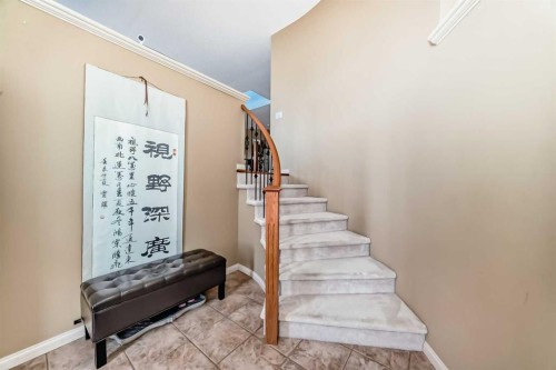 92 Hamptons Drive Nw, Calgary, AB - Indoor Photo Showing Other Room