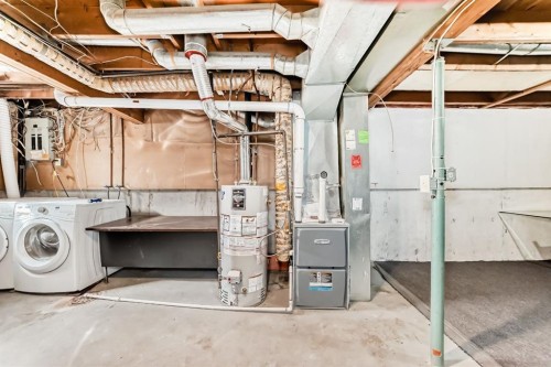 4327 38 Street Ne, Calgary, AB - Indoor
