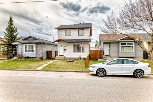 4327 38 Street Ne, Calgary, AB - Outdoor With Facade