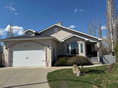 912 High Country Place NW High River, AB T1V 1E3