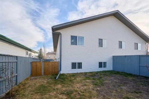 1409 Strathcona Way, Strathmore, AB - Outdoor With Exterior