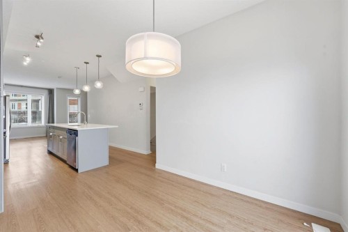84 Shawnee Common Sw, Calgary, AB - Indoor