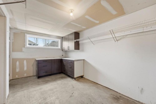 84 Shawnee Common Sw, Calgary, AB - Indoor