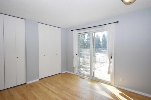 2604 106 Avenue Sw, Calgary, AB - Indoor Photo Showing Other Room