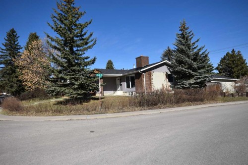 2604 106 Avenue Sw, Calgary, AB - Outdoor