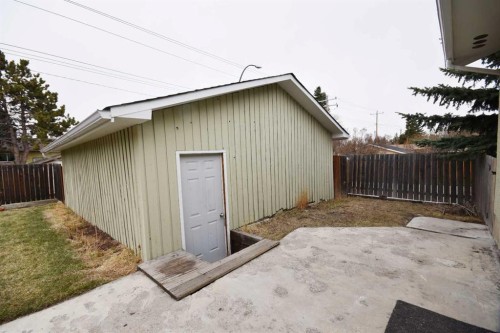 2604 106 Avenue Sw, Calgary, AB - Outdoor With Exterior