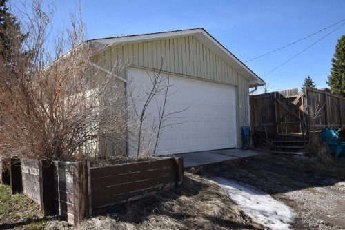 2604 106 Avenue Sw, Calgary, AB - Outdoor