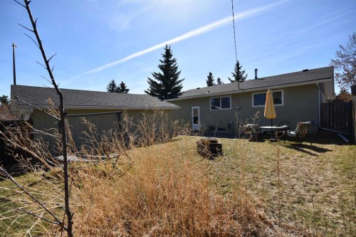 2604 106 Avenue Sw, Calgary, AB - Outdoor