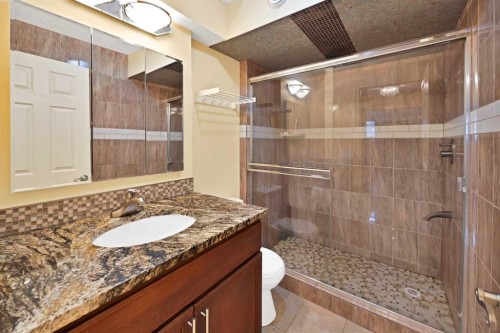 10 Bridlerange Circle Sw, Calgary, AB - Indoor Photo Showing Bathroom