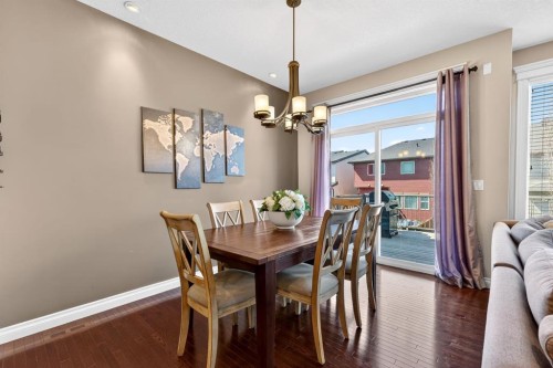 202 Evansridge Circle Nw, Calgary, AB - Indoor Photo Showing Dining Room