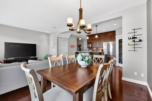 202 Evansridge Circle Nw, Calgary, AB - Indoor Photo Showing Dining Room