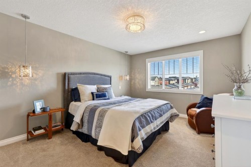 202 Evansridge Circle Nw, Calgary, AB - Indoor Photo Showing Bedroom
