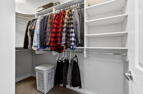 202 Evansridge Circle Nw, Calgary, AB - Indoor With Storage