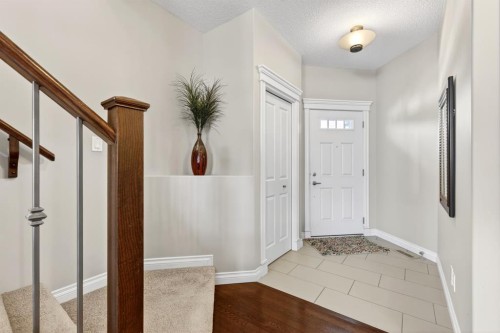 202 Evansridge Circle Nw, Calgary, AB - Indoor Photo Showing Other Room
