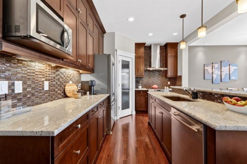 202 Evansridge Circle Nw, Calgary, AB - Indoor Photo Showing Kitchen With Upgraded Kitchen