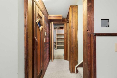 460 Cannington Close Sw, Calgary, AB - Indoor Photo Showing Other Room